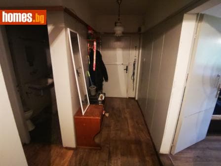 Тристаен, 90m²