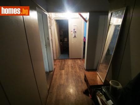 Тристаен, 90m²