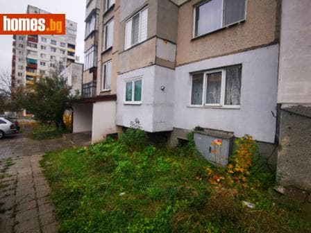 Тристаен, 90m²