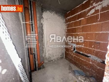 Тристаен, 96m²