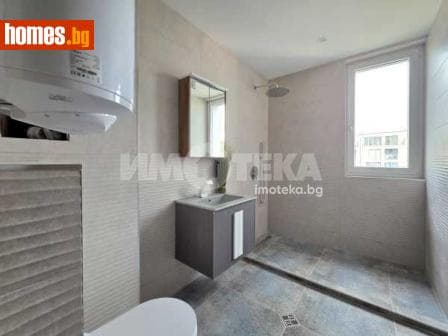 Тристаен, 124m²