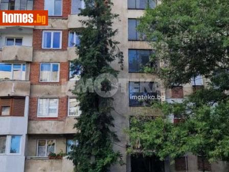 Тристаен, 74m²