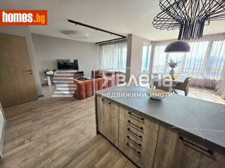 Тристаен, 150m²