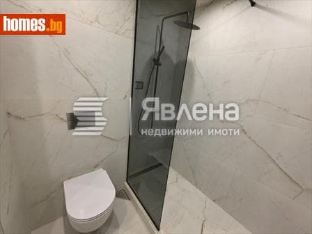 Тристаен, 150m²