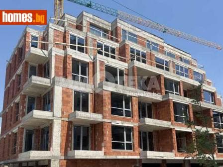 Тристаен, 84m²