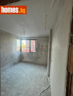 Тристаен, 97m²