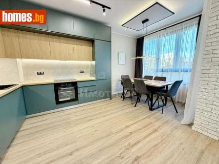 Тристаен, 100m²