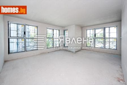 Тристаен, 126m²