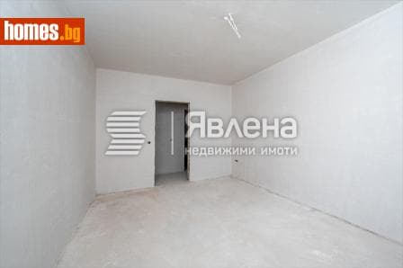 Тристаен, 126m²