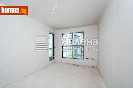 Тристаен, 126m²