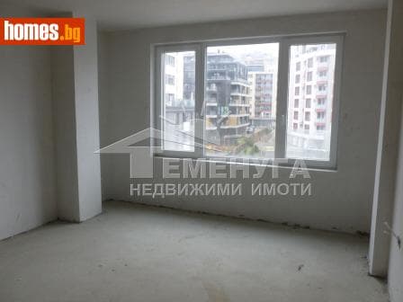 Тристаен, 191m²