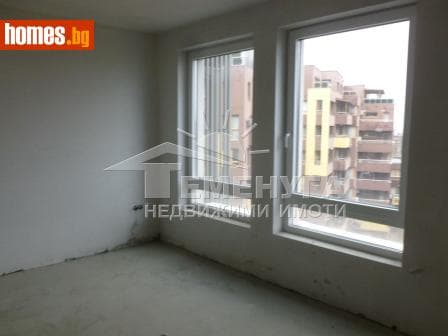 Тристаен, 191m²