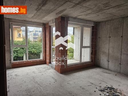 Тристаен, 103m²