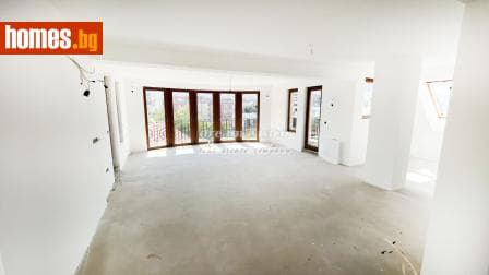 Тристаен, 140m²