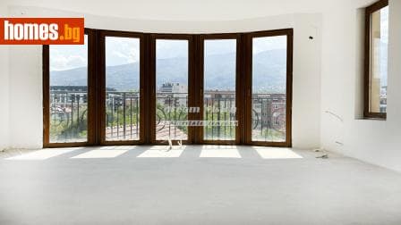 Тристаен, 140m²
