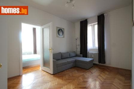 Тристаен, 102m²