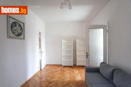 Тристаен, 102m²