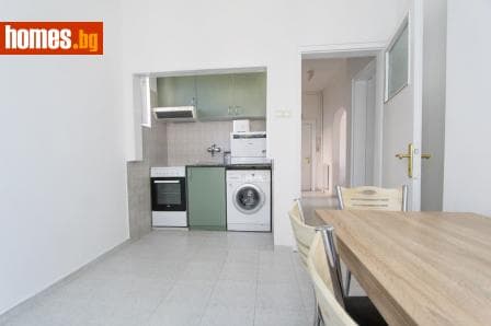 Тристаен, 102m²
