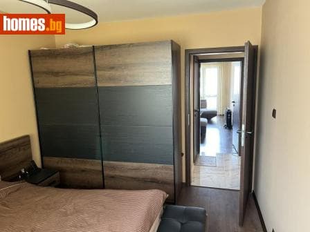 Тристаен, 76m²