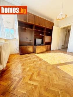 Тристаен, 100m²