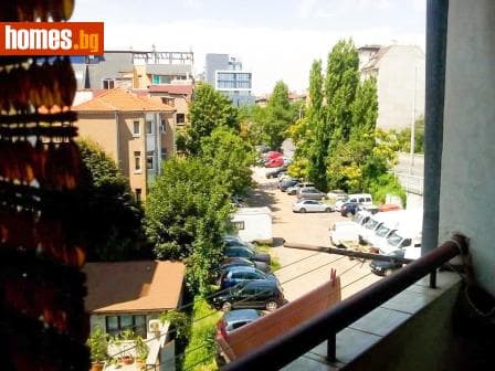 Тристаен, 75m²