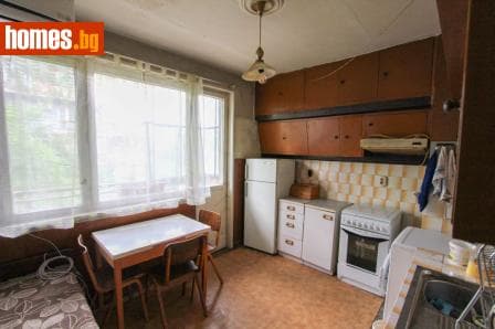 Тристаен, 108m²