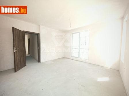 Тристаен, 124m²