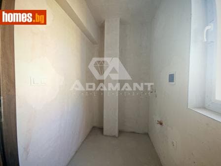 Тристаен, 124m²