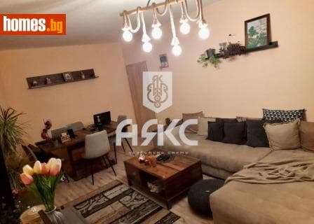 Тристаен, 103m²