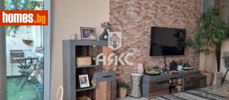 Тристаен, 103m²