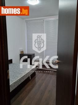 Тристаен, 84m²