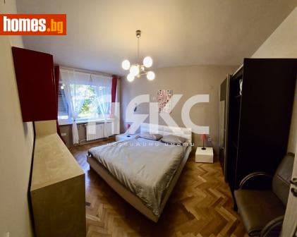 Тристаен, 74m²