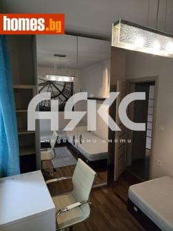 Тристаен, 74m²