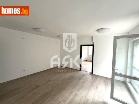 Тристаен, 115m²