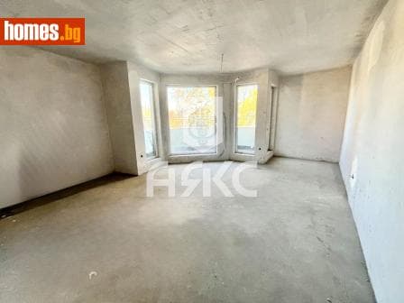 Тристаен, 106m²