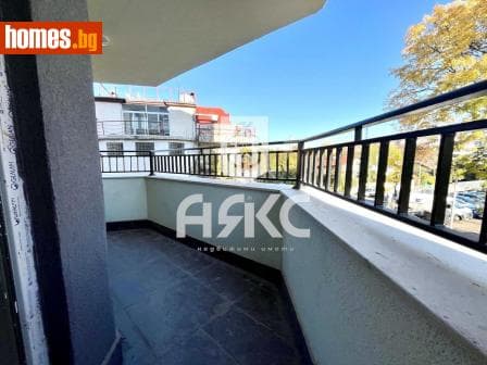 Тристаен, 106m²