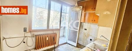 Тристаен, 76m²