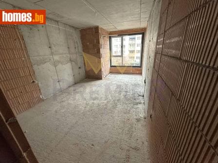 Тристаен, 143m²