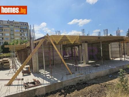 Тристаен, 90m²