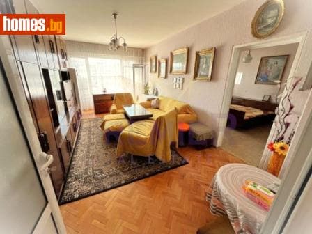 Тристаен, 88m²