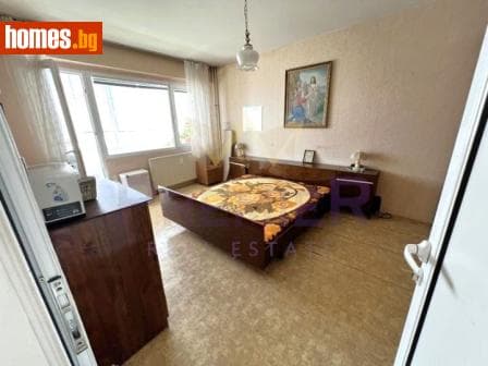 Тристаен, 88m²