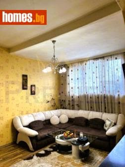 Тристаен, 104m²