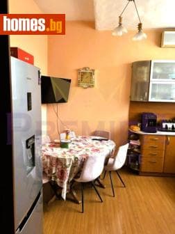 Тристаен, 104m²