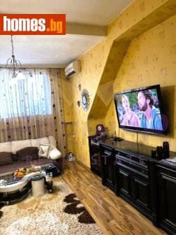 Тристаен, 104m²