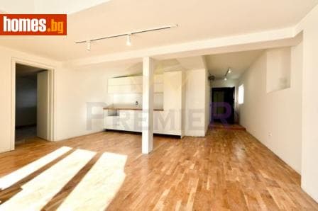 Тристаен, 120m²