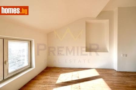 Тристаен, 120m²