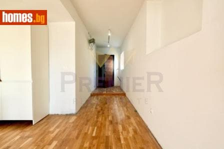 Тристаен, 120m²