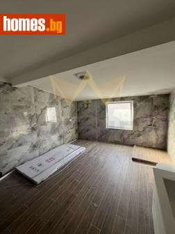 Тристаен, 120m²