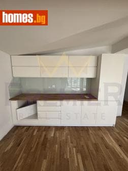 Тристаен, 120m²