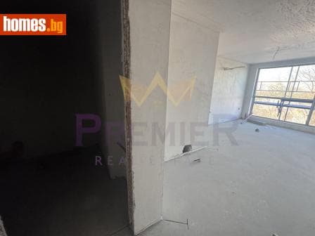 Тристаен, 121m²